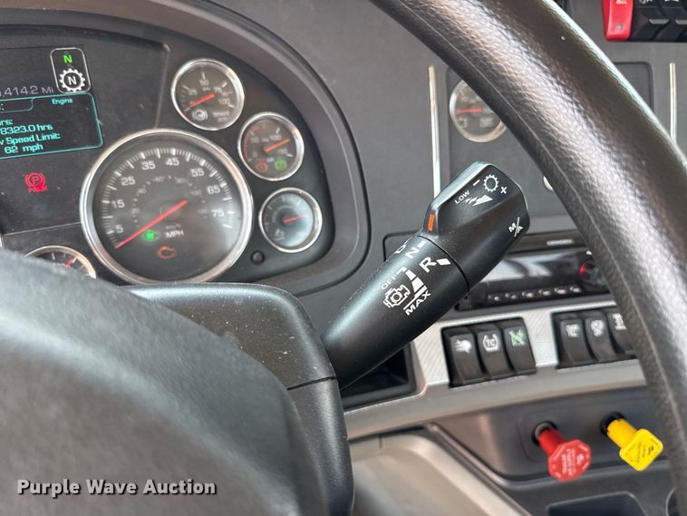 image for item EU2020 2021 Kenworth T680 semi truck