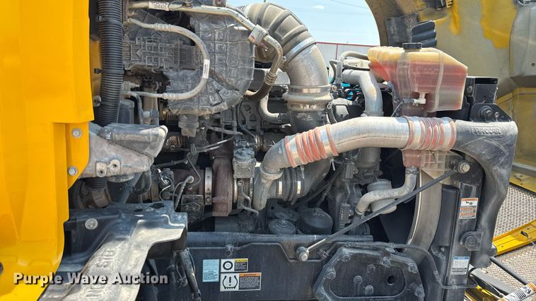 image for item EU2020 2021 Kenworth T680 semi truck