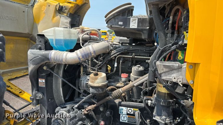 image for item EU2020 2021 Kenworth T680 semi truck