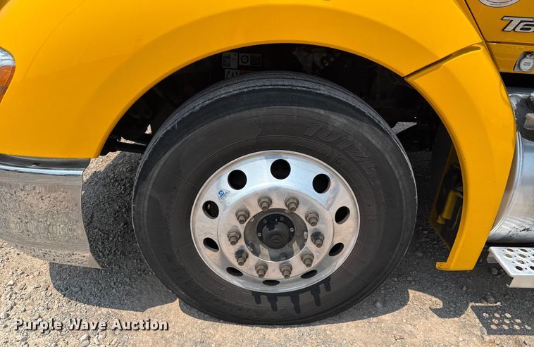 image for item EU2020 2021 Kenworth T680 semi truck