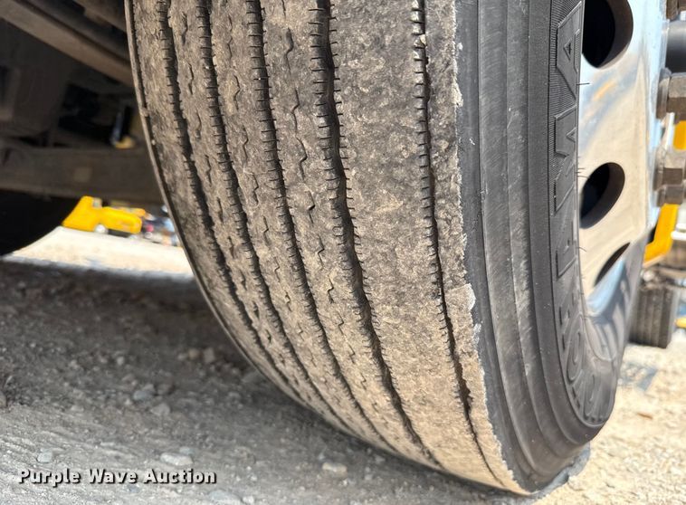 image for item EU2020 2021 Kenworth T680 semi truck