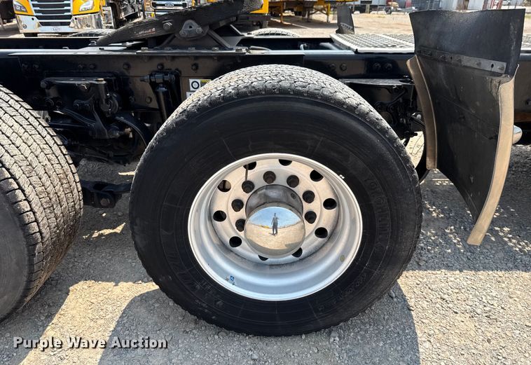 image for item EU2020 2021 Kenworth T680 semi truck