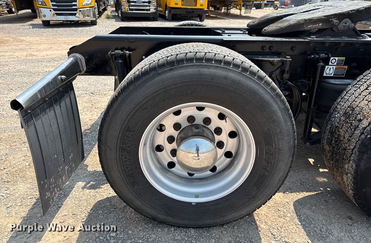 image for item EU2020 2021 Kenworth T680 semi truck