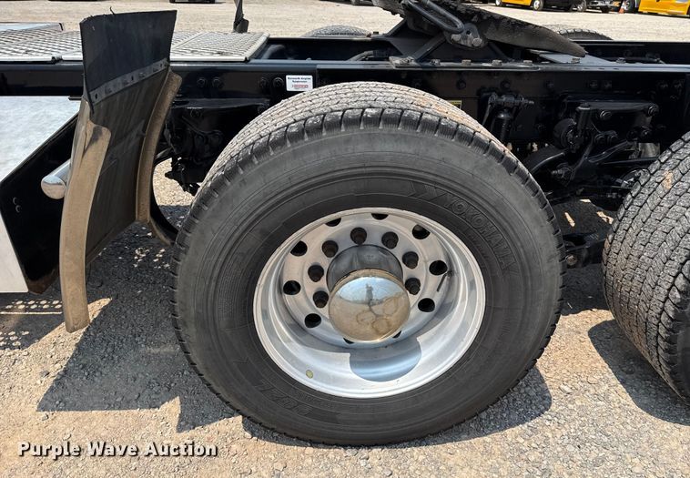 image for item EU2020 2021 Kenworth T680 semi truck