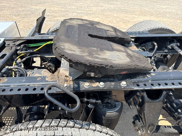 image for item EU2021 2023 International LT625 semi truck