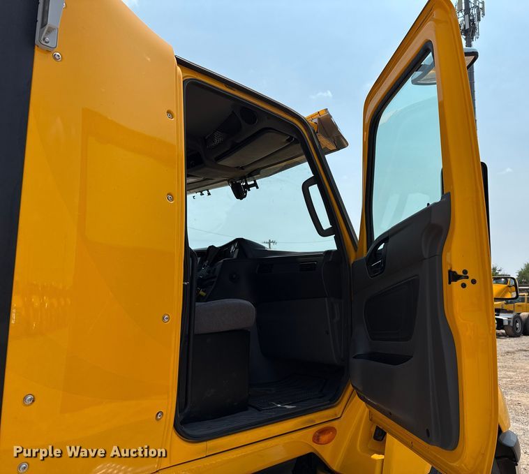 image for item EU2021 2023 International LT625 semi truck