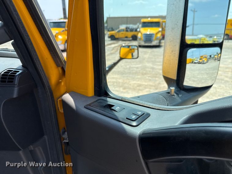 image for item EU2021 2023 International LT625 semi truck