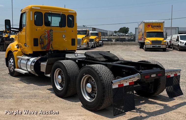 image for item EU2022 2021 Kenworth T680 semi truck