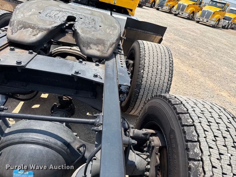 image for item EU2022 2021 Kenworth T680 semi truck