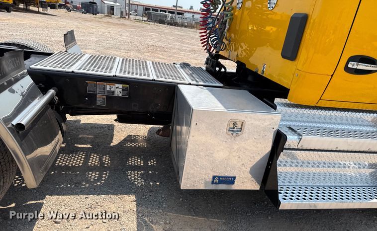 image for item EU2022 2021 Kenworth T680 semi truck