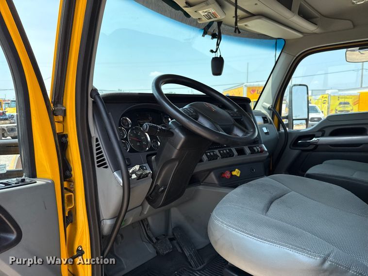 image for item EU2022 2021 Kenworth T680 semi truck