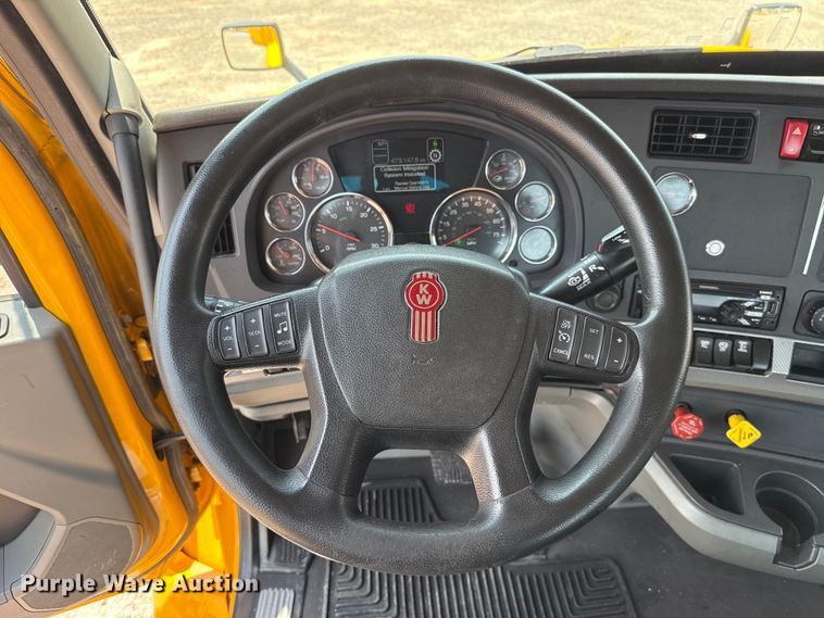 image for item EU2022 2021 Kenworth T680 semi truck