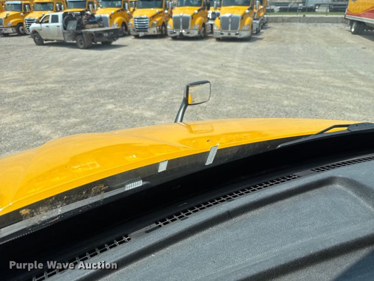 image for item EU2022 2021 Kenworth T680 semi truck