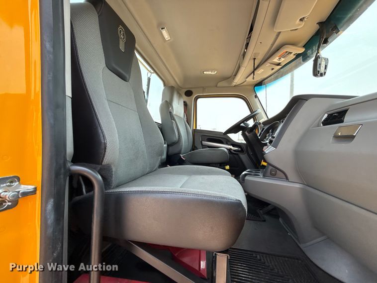 image for item EU2022 2021 Kenworth T680 semi truck