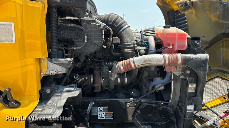 image for item EU2022 2021 Kenworth T680 semi truck