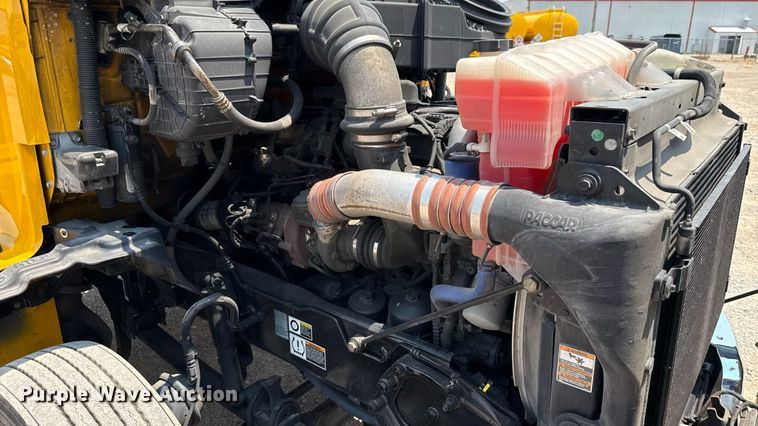 image for item EU2022 2021 Kenworth T680 semi truck