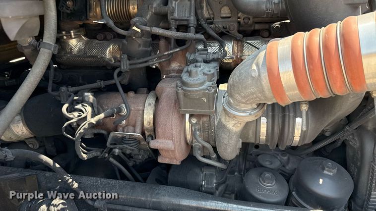 image for item EU2022 2021 Kenworth T680 semi truck