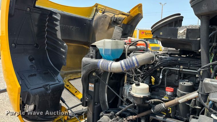 image for item EU2022 2021 Kenworth T680 semi truck