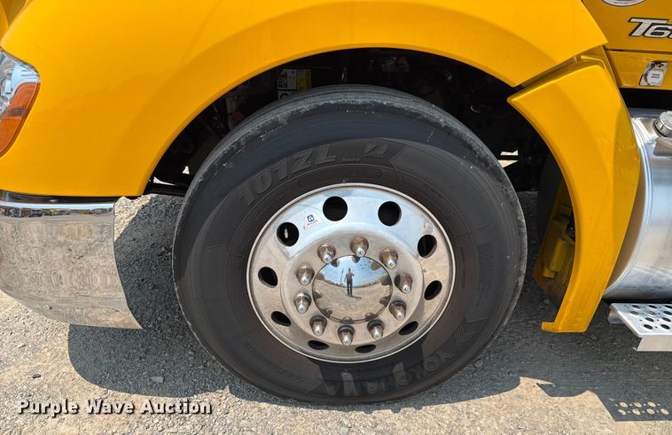 image for item EU2022 2021 Kenworth T680 semi truck