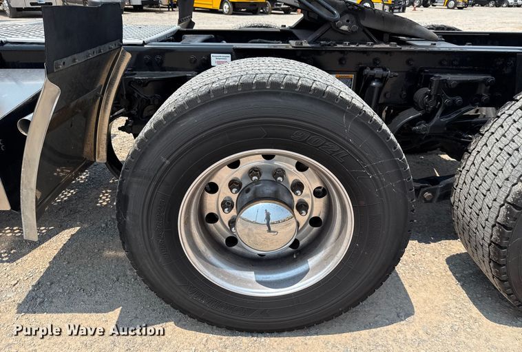 image for item EU2022 2021 Kenworth T680 semi truck