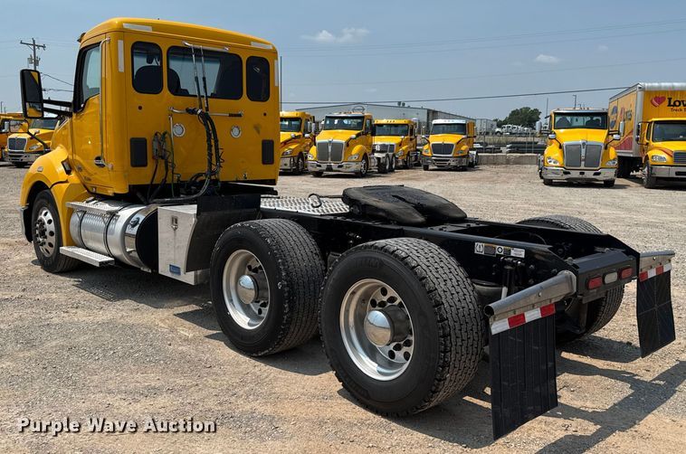 image for item EU2023 2022 Kenworth T680 semi truck