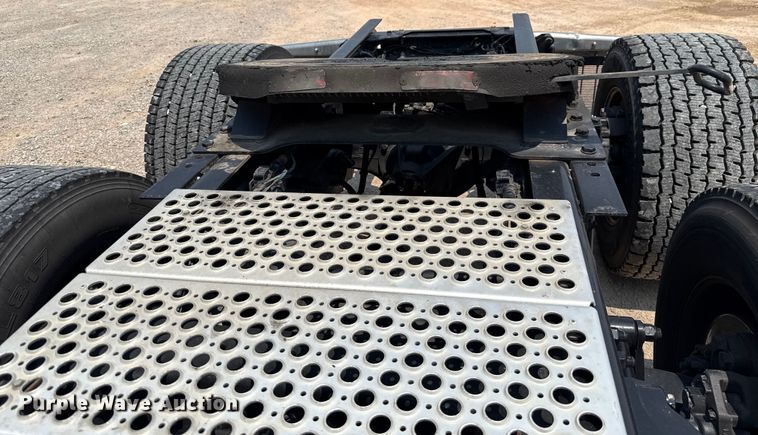 image for item EU2023 2022 Kenworth T680 semi truck