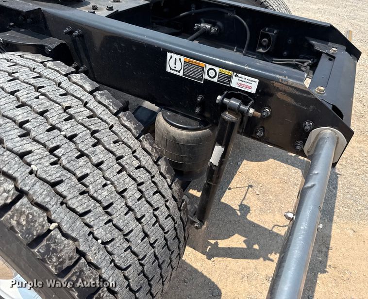 image for item EU2023 2022 Kenworth T680 semi truck