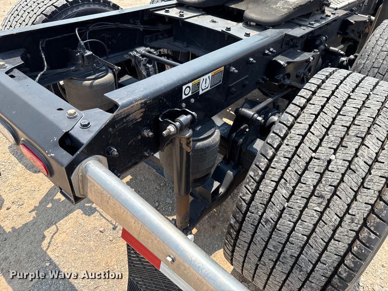 image for item EU2023 2022 Kenworth T680 semi truck