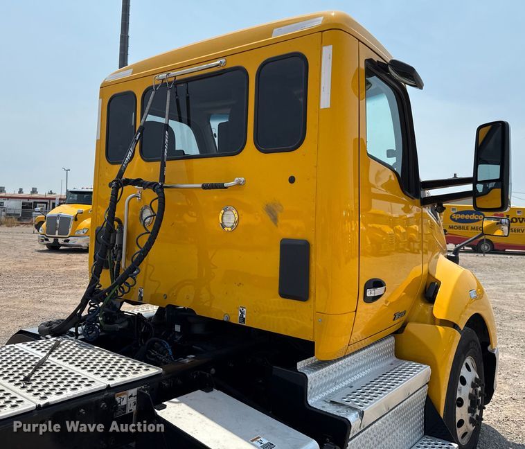 image for item EU2023 2022 Kenworth T680 semi truck