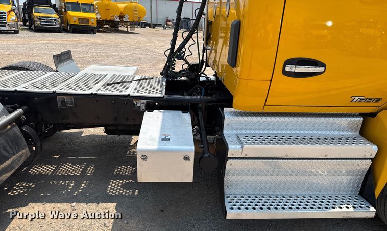 image for item EU2023 2022 Kenworth T680 semi truck