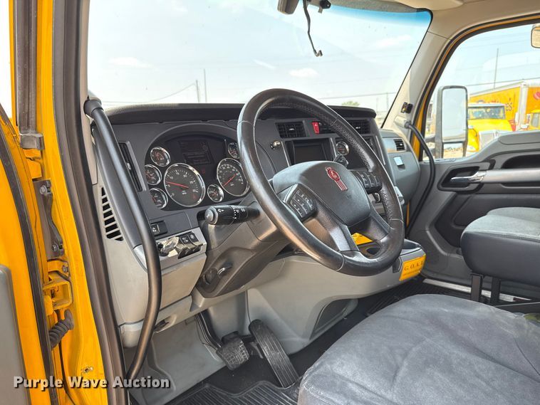 image for item EU2023 2022 Kenworth T680 semi truck
