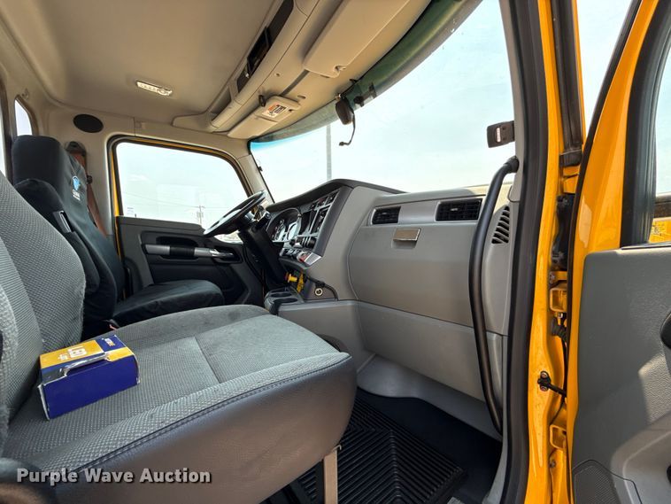 image for item EU2023 2022 Kenworth T680 semi truck