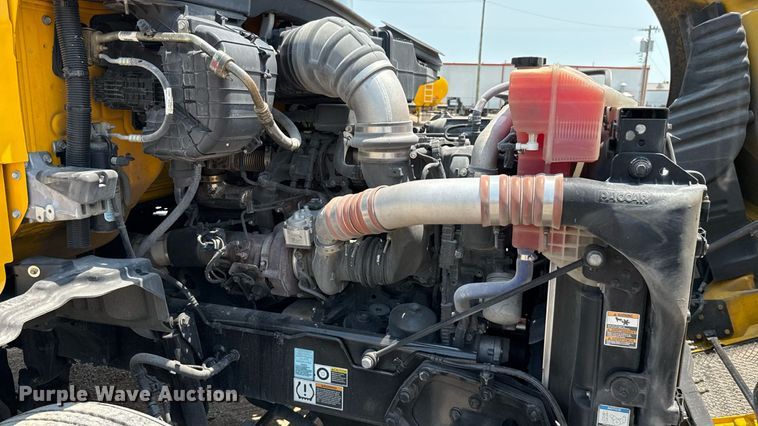 image for item EU2023 2022 Kenworth T680 semi truck