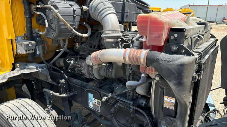 image for item EU2023 2022 Kenworth T680 semi truck