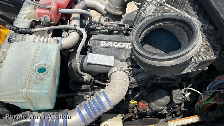 image for item EU2023 2022 Kenworth T680 semi truck