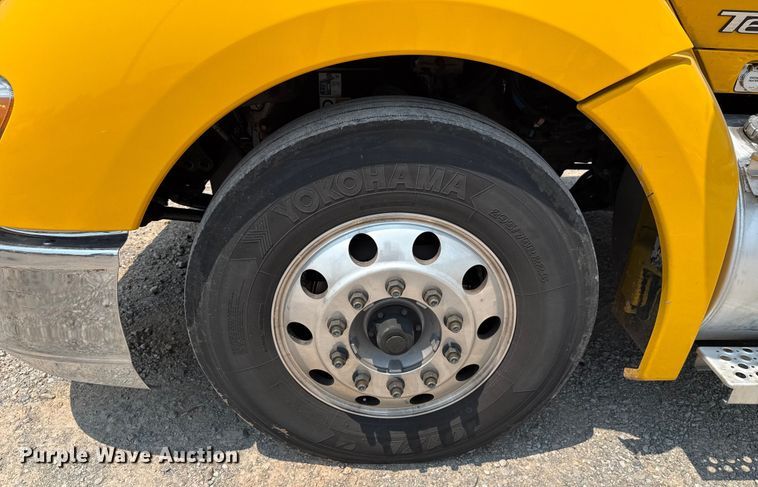 image for item EU2023 2022 Kenworth T680 semi truck