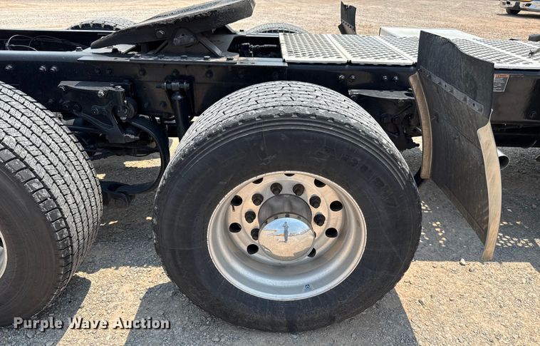 image for item EU2023 2022 Kenworth T680 semi truck