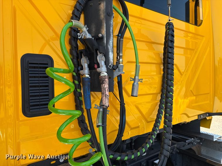 image for item EU2024 2021 International LT625 semi truck