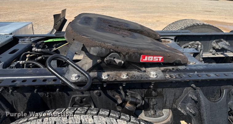 image for item EU2024 2021 International LT625 semi truck