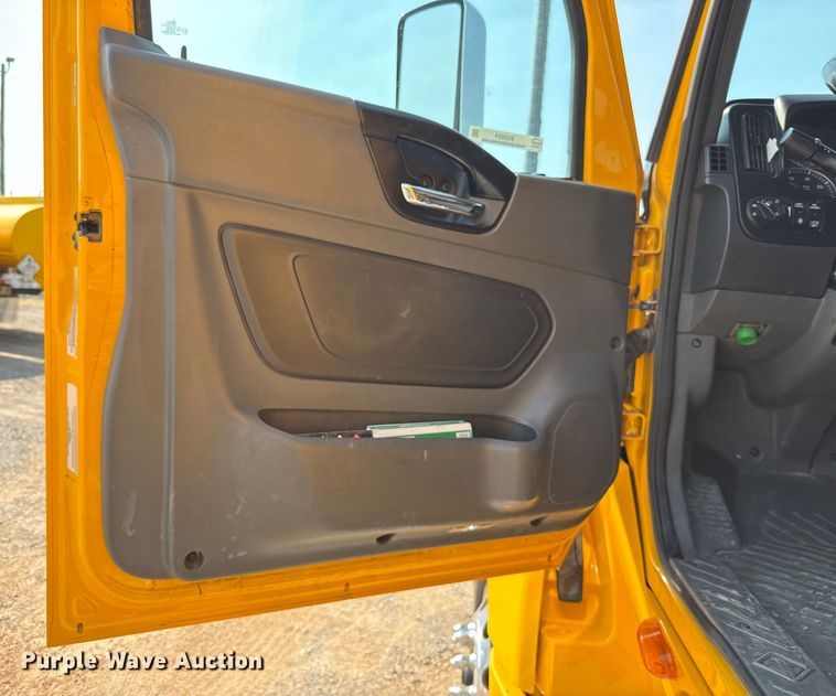 image for item EU2024 2021 International LT625 semi truck