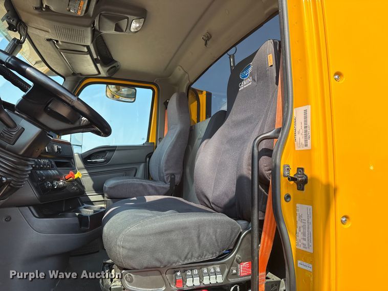 image for item EU2024 2021 International LT625 semi truck