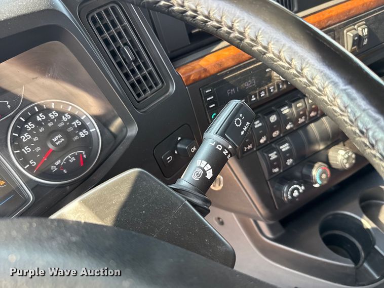 image for item EU2024 2021 International LT625 semi truck