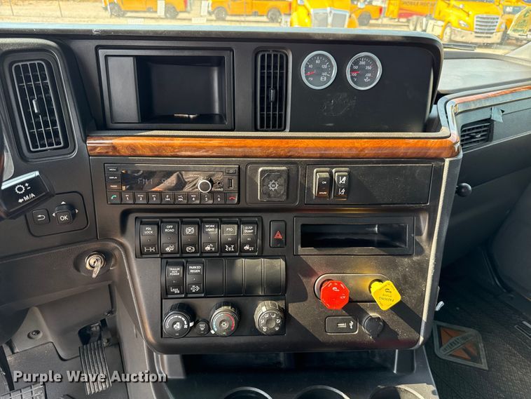 image for item EU2024 2021 International LT625 semi truck