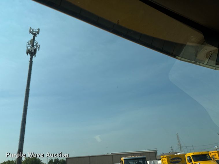 image for item EU2024 2021 International LT625 semi truck