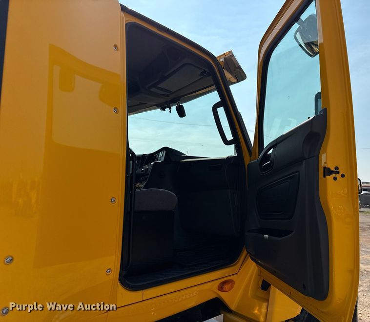 image for item EU2024 2021 International LT625 semi truck