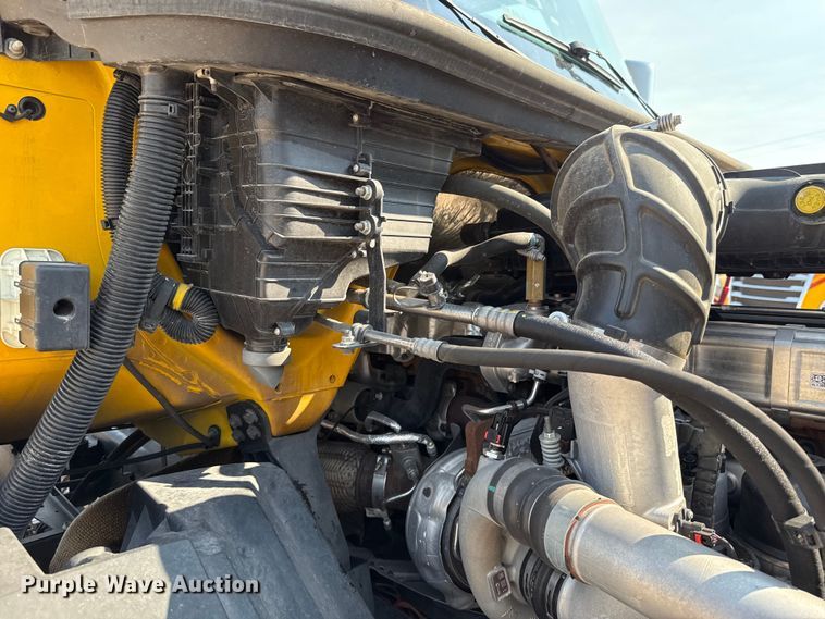 image for item EU2024 2021 International LT625 semi truck