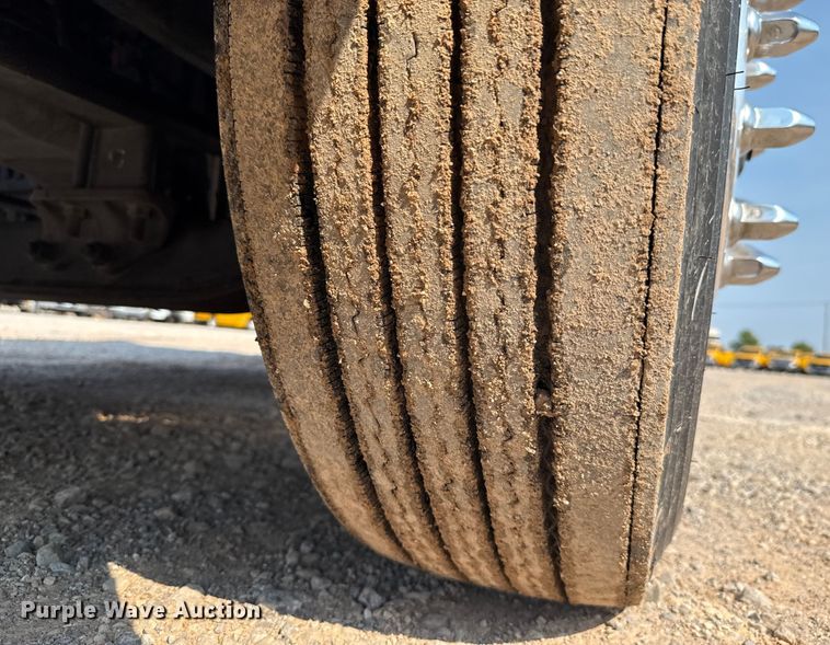 image for item EU2024 2021 International LT625 semi truck