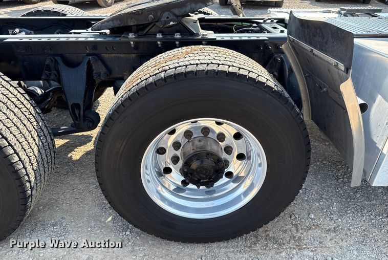 image for item EU2024 2021 International LT625 semi truck