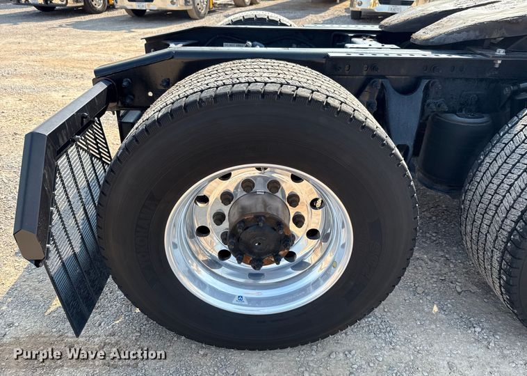 image for item EU2024 2021 International LT625 semi truck