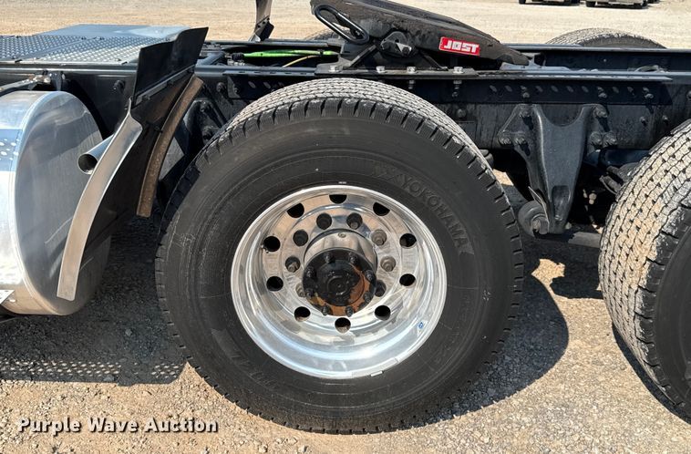 image for item EU2024 2021 International LT625 semi truck